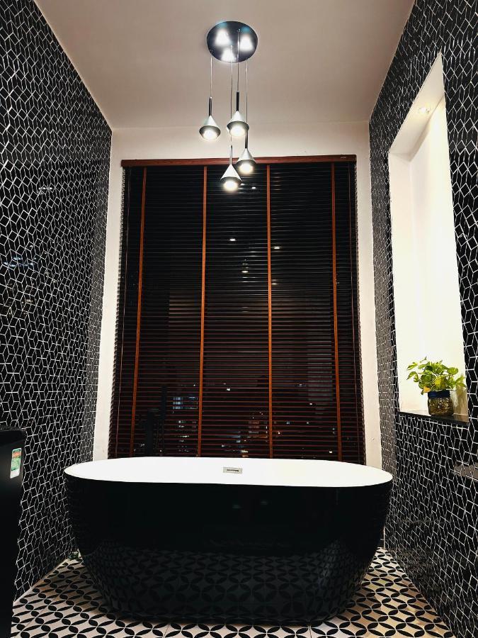 Mid Night Hotel Cần Thơ Ngoại thất bức ảnh